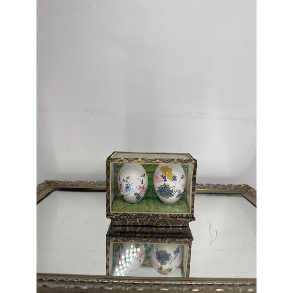 Beautiful Vintage Hand Painted Chinese Eggs with Florals in Glass Display Case - Picture 9 of 9